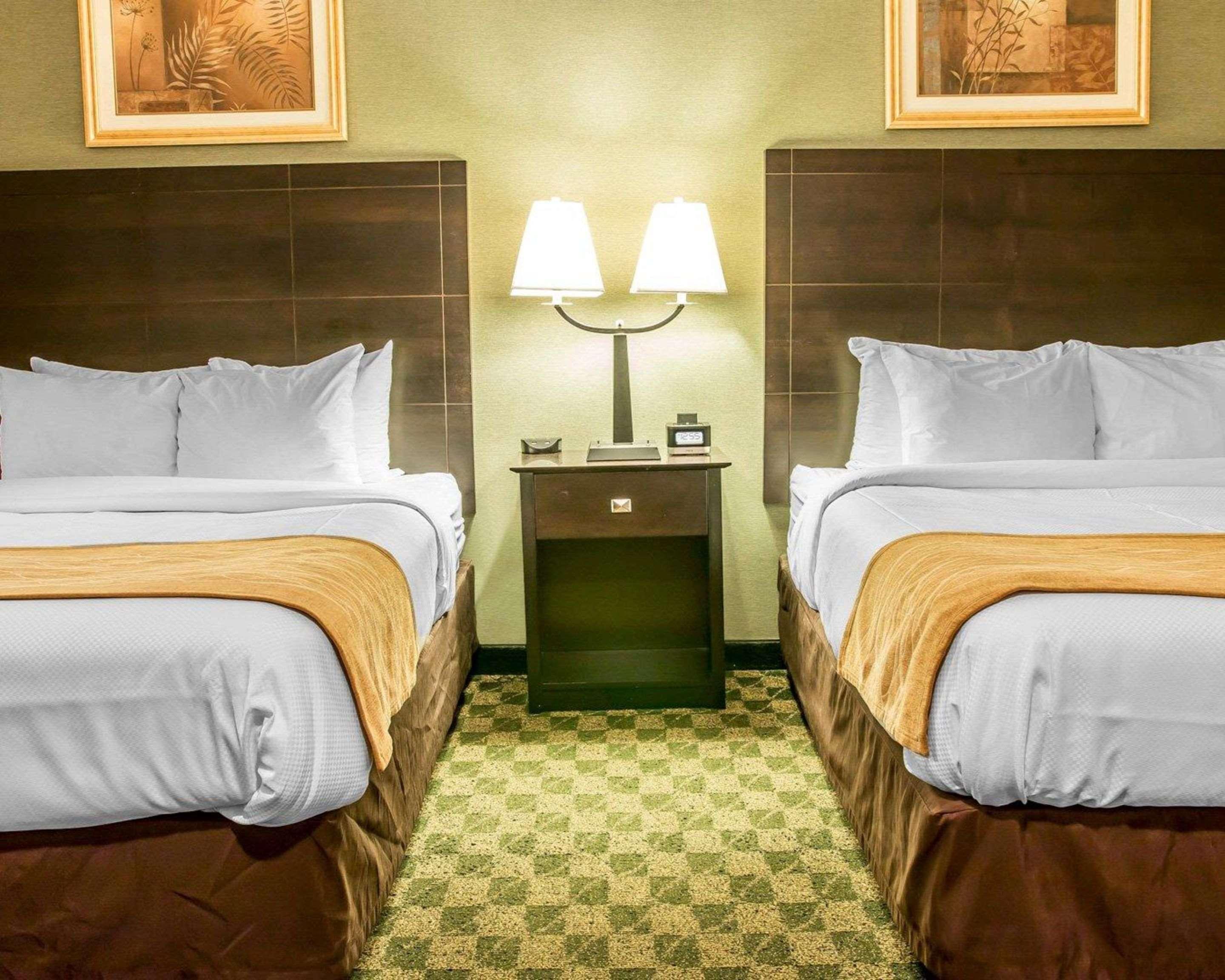 Comfort Inn Whitehall Near Michigan'S Adventure Zewnętrze zdjęcie