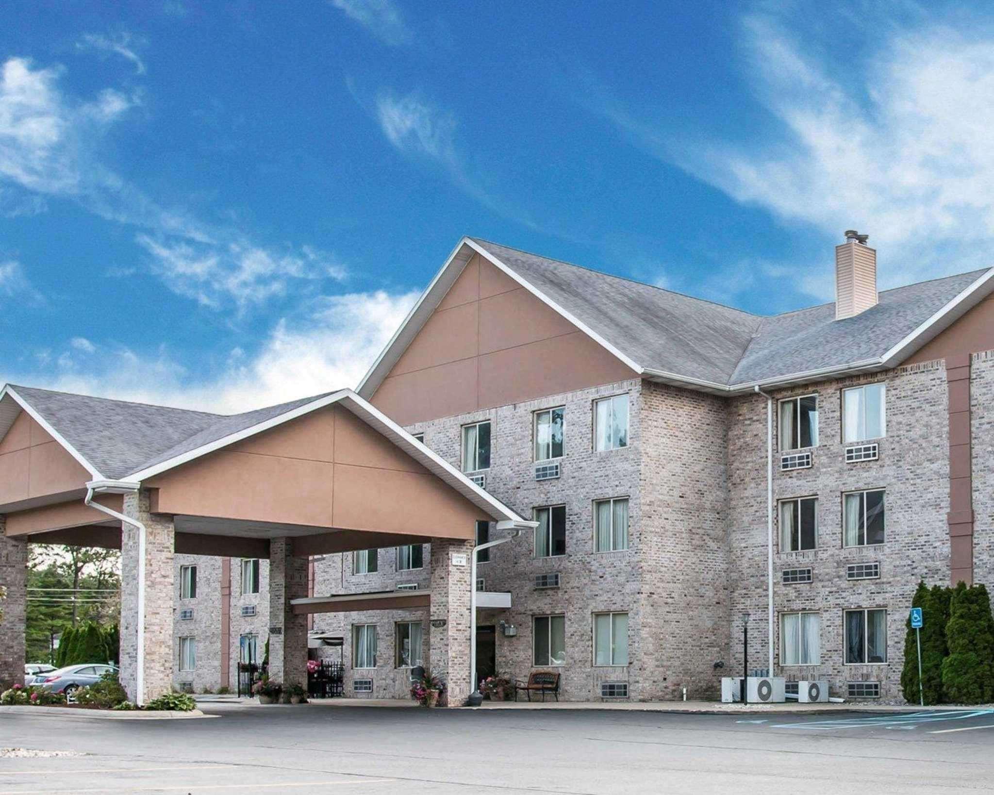 Comfort Inn Whitehall Near Michigan'S Adventure Zewnętrze zdjęcie