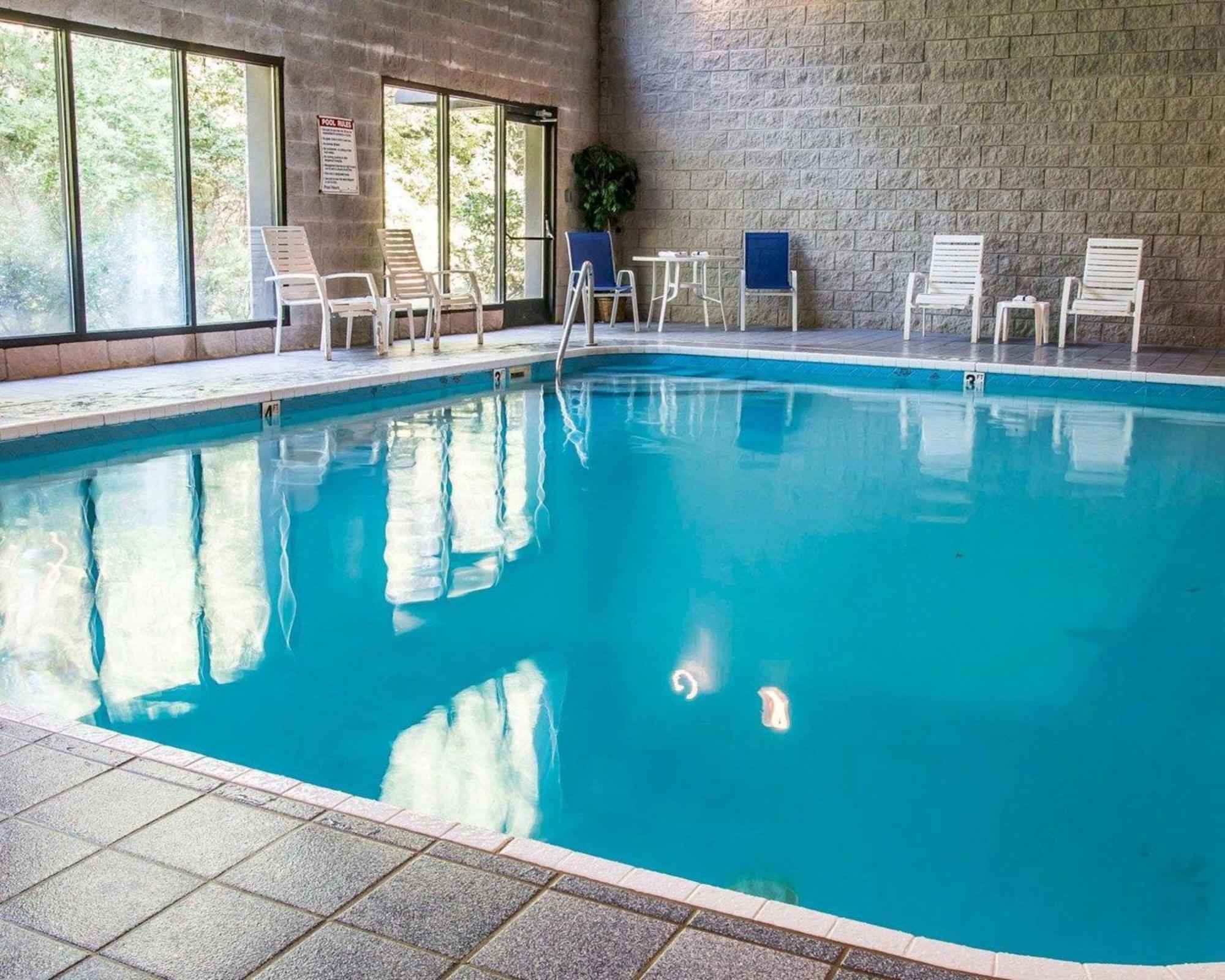 Comfort Inn Whitehall Near Michigan'S Adventure Zewnętrze zdjęcie