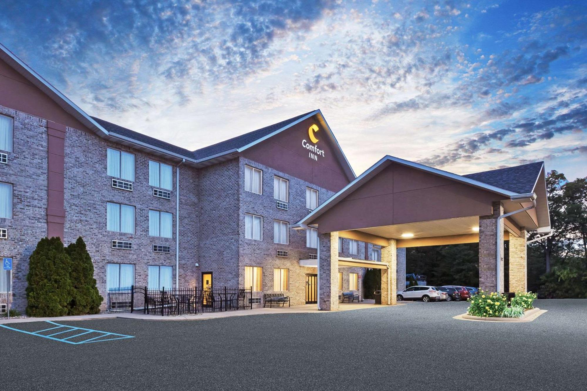 Comfort Inn Whitehall Near Michigan'S Adventure Zewnętrze zdjęcie